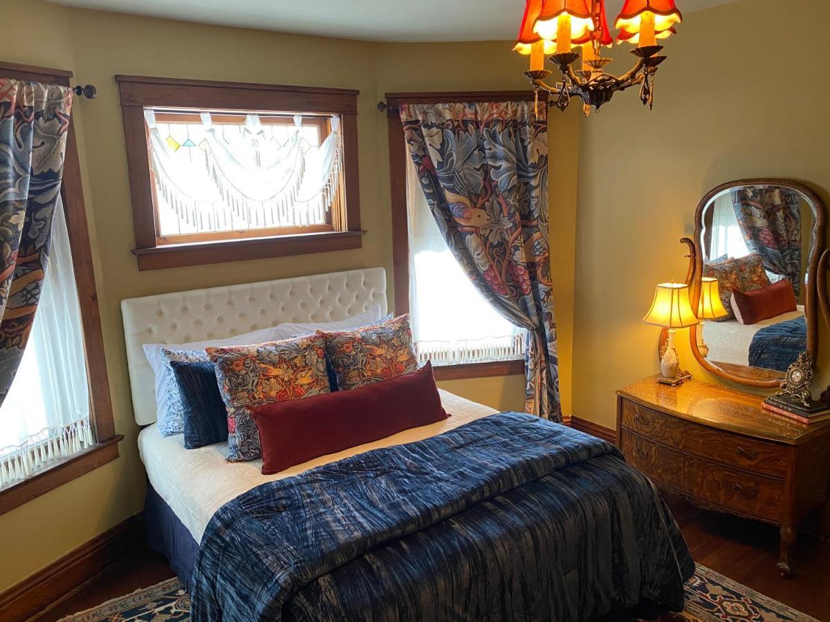 The Edmond An 1887 Arts & Crafts Gem