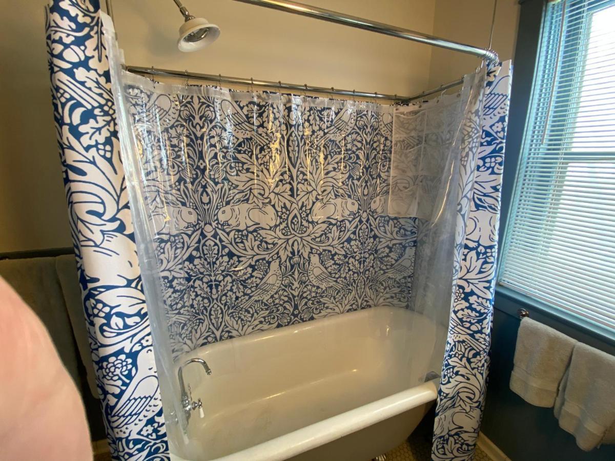 Apartment The Edmond An 1887 Arts & Crafts Gem