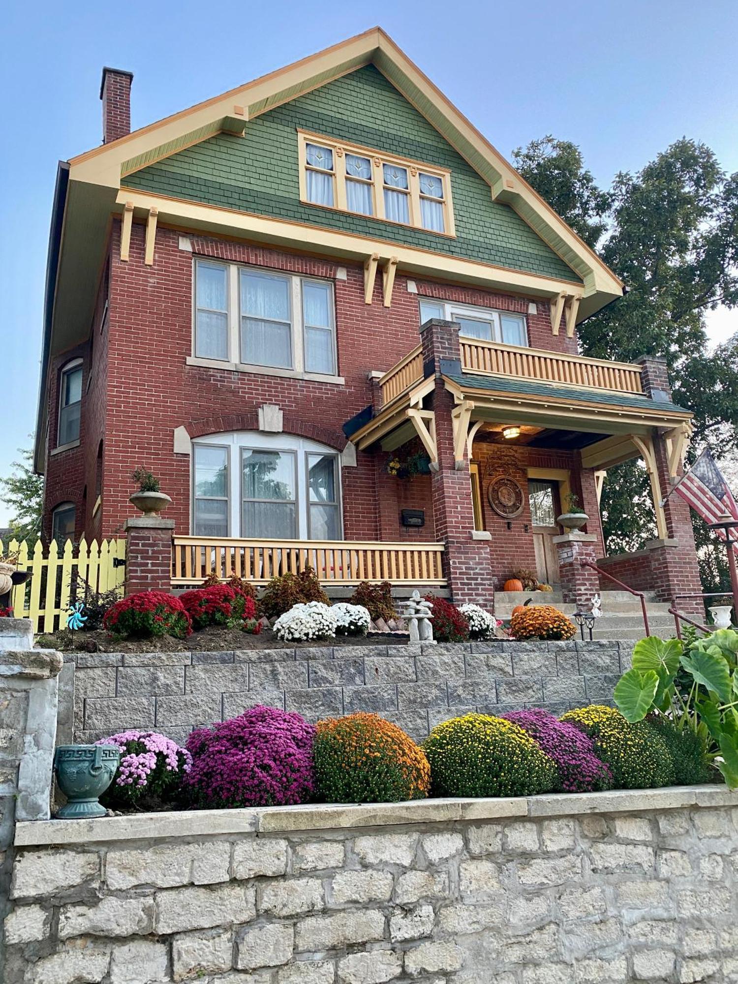 The Edmond An 1887 Arts & Crafts Gem